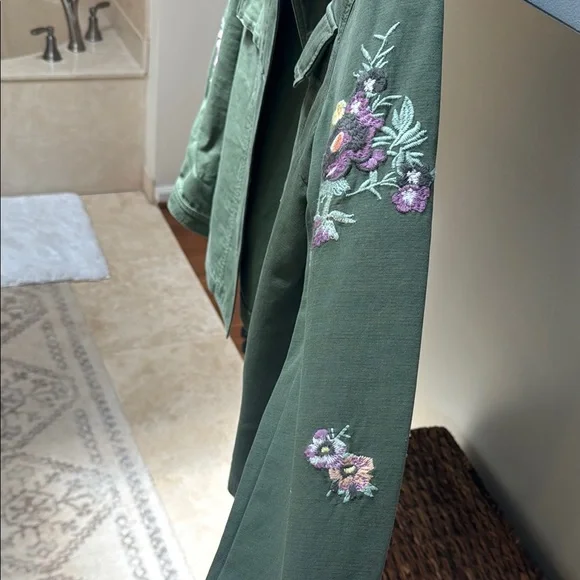 Levi’s Embroidered Green Military Jacket - Picture 3 of 12